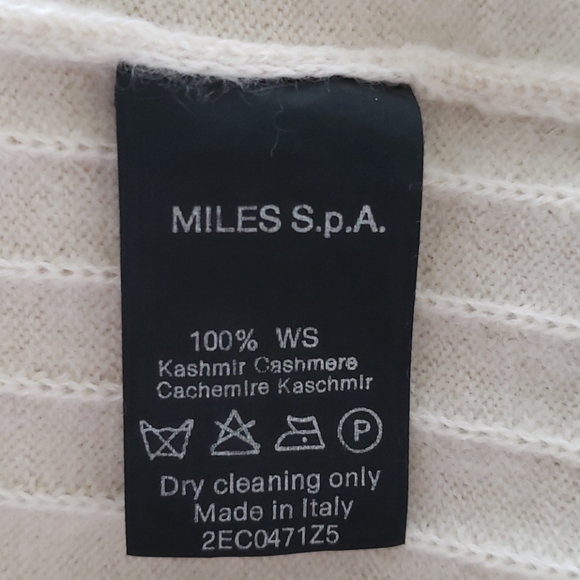 Authentic GIORGIO ARMANI cashmere sweater - Picture 9 of 10